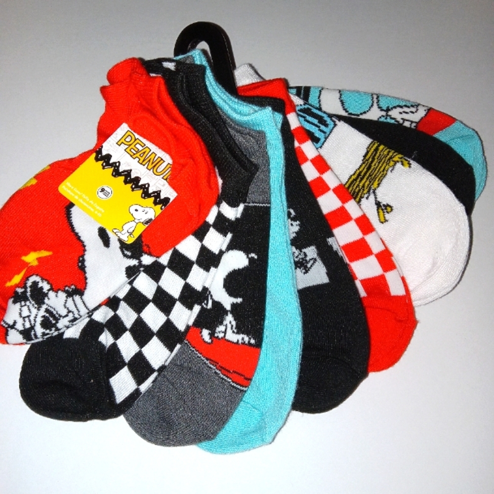 NEW Peanuts socks